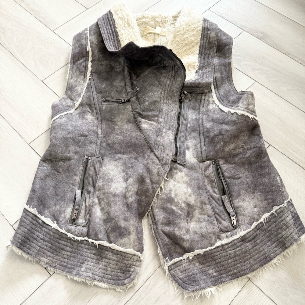 💘 LOST APRIL FAUX FUR SUEDE VEST